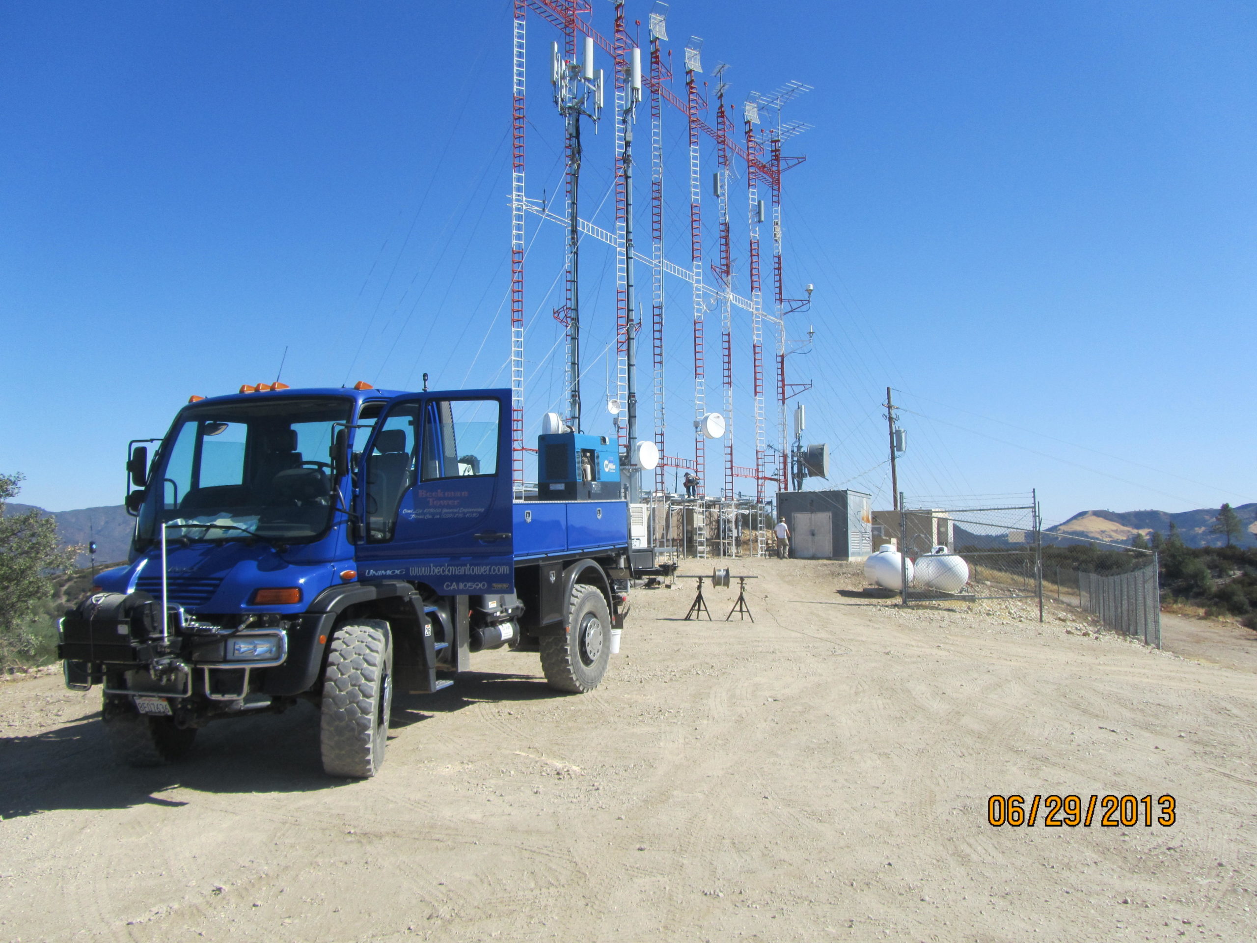 Multipurpose truck working on a communication towers